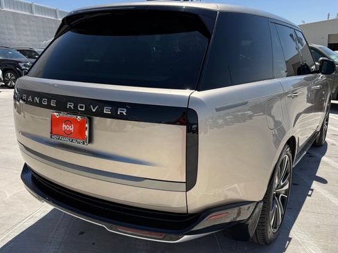 Used 2024 Land Rover Range Rover SE AWD/4WD image 9