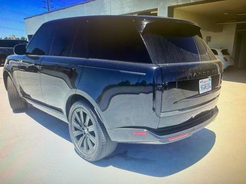 Used 2023 Land Rover Range Rover SE AWD/4WD image 6