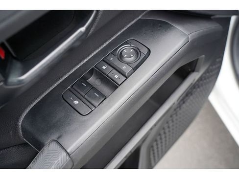 Used 2024 Toyota Tacoma SR image 16