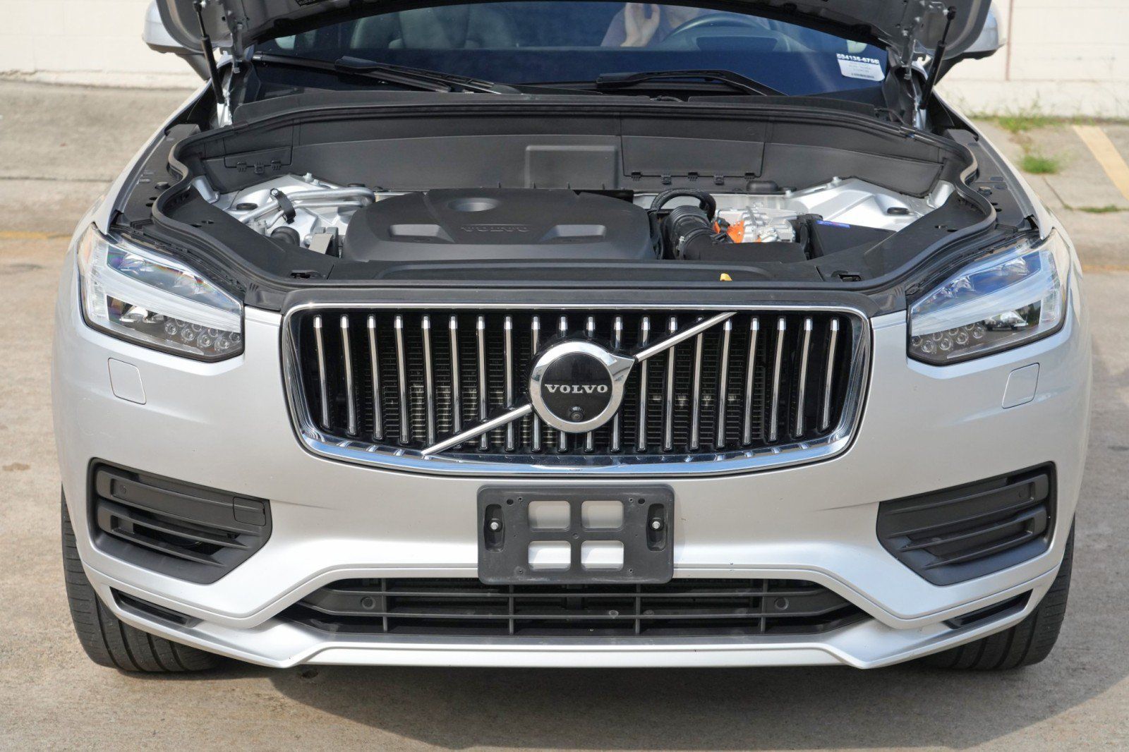 Used 2020 Volvo XC90 T8 Momentum w/ Protection Package Premier AWD/4WD image 8