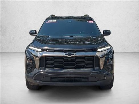 Used 2025 Chevrolet Equinox ACTIV w/ Safety and Technology Package FWD image 2