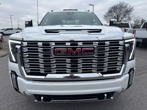 Used 2024 GMC Sierra 3500 Denali w/ Denali Reserve Package image 2
