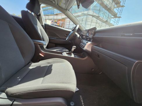 Used 2024 Hyundai Kona SE FWD image 23