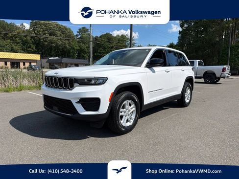 Used 2023 Jeep Grand Cherokee Laredo AWD/4WD image 1