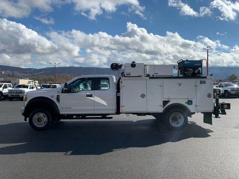 Used 2019 Ford F550 4x4 SuperCab Super Duty image 6