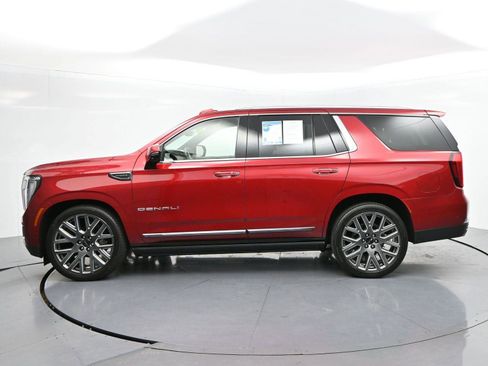 Used 2025 GMC Yukon Denali Ultimate AWD/4WD image 4
