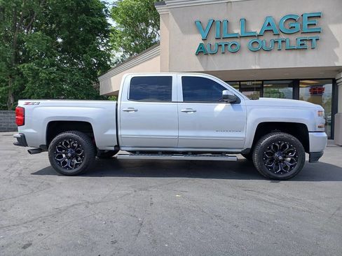 Used 2018 Chevrolet Silverado 1500 LT w/ All Star Edition AWD/4WD image 6