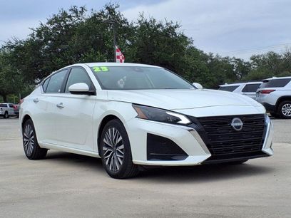 Used 2023 Nissan Altima 2.5 SV