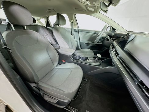 Used 2025 Kia K4 FWD image 29