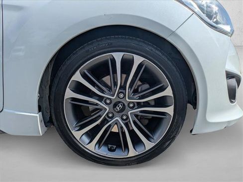 Used 2016 Hyundai Veloster Turbo FWD image 21