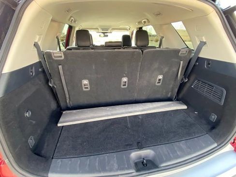 Certified 2024 Nissan Pathfinder SL w/ Black Appearance Package image 13