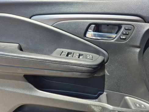 Used 2021 Honda Pilot Special Edition image 6