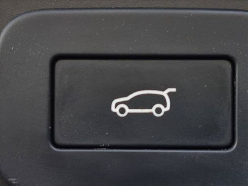 Used 2026 Land Rover Range Rover Velar S AWD/4WD image 17