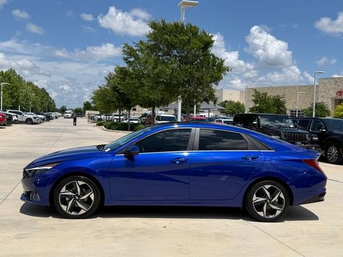 Used 2023 Hyundai Elantra Limited FWD image 7