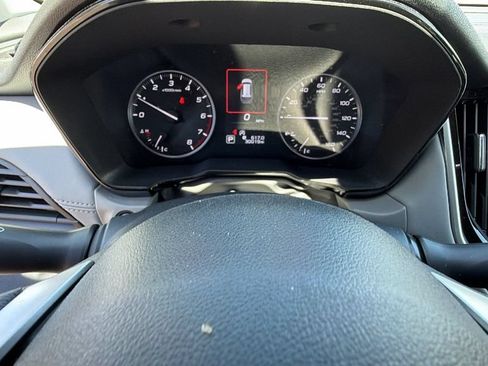 Used 2024 Subaru Outback Premium AWD/4WD image 21