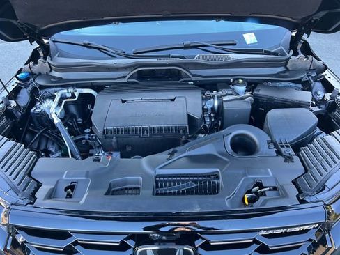 Certified 2025 Honda Pilot Black Edition image 33