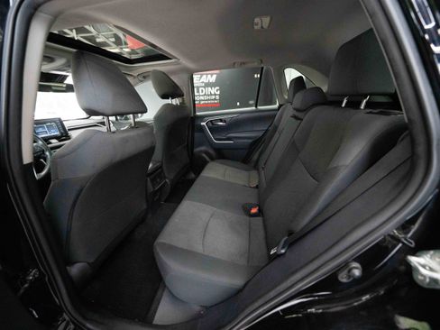 Used 2020 Toyota RAV4 XLE w/ Convenience Package AWD/4WD image 23