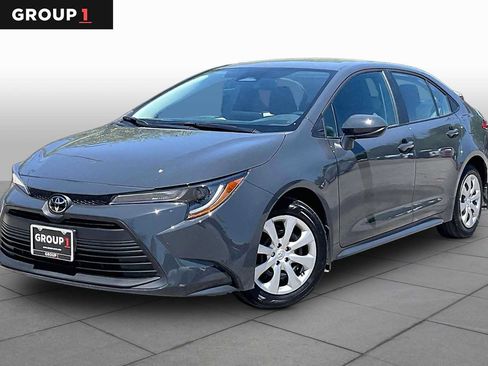 Used 2026 Toyota Corolla LE FWD image 1