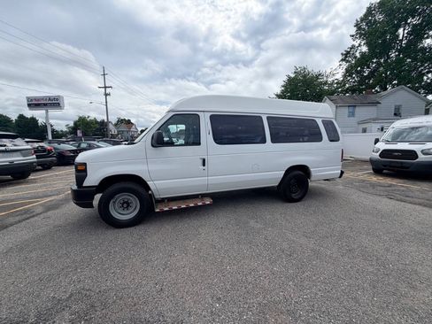Used 2014 Ford E-250 and Econoline 250 Extended w/ Power Group RWD image 73