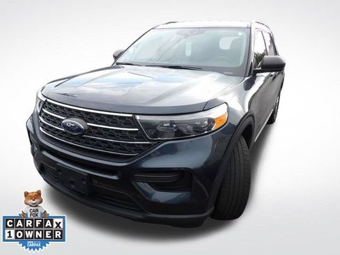 Used 2022 Ford Explorer XLT RWD image 2