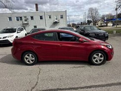 Used 2014 Hyundai Elantra SE FWD image 4