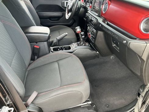 Used 2021 Jeep Wrangler Unlimited Rubicon AWD/4WD image 8