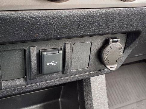 Used 2022 Toyota Tacoma SR image 8