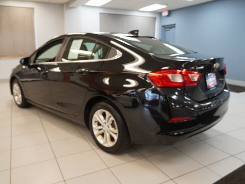 Used 2019 Chevrolet Cruze LT image 11