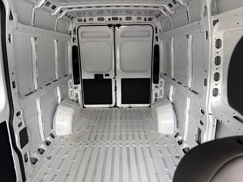 Used 2026 RAM ProMaster 2500 w/ Convenience Group FWD image 10