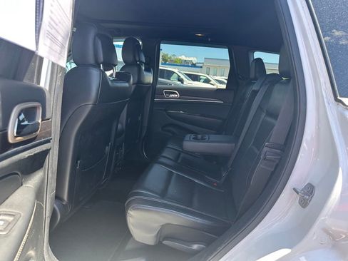 Used 2015 Jeep Grand Cherokee Limited w/ Luxury Group II AWD/4WD image 9