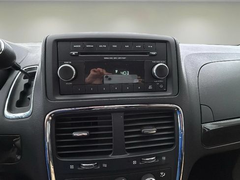 Used 2013 Dodge Grand Caravan SE FWD image 7