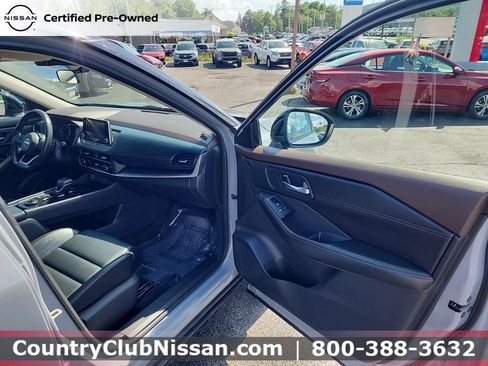 Certified 2023 Nissan Rogue SV w/ SV Premium B Package AWD/4WD image 32
