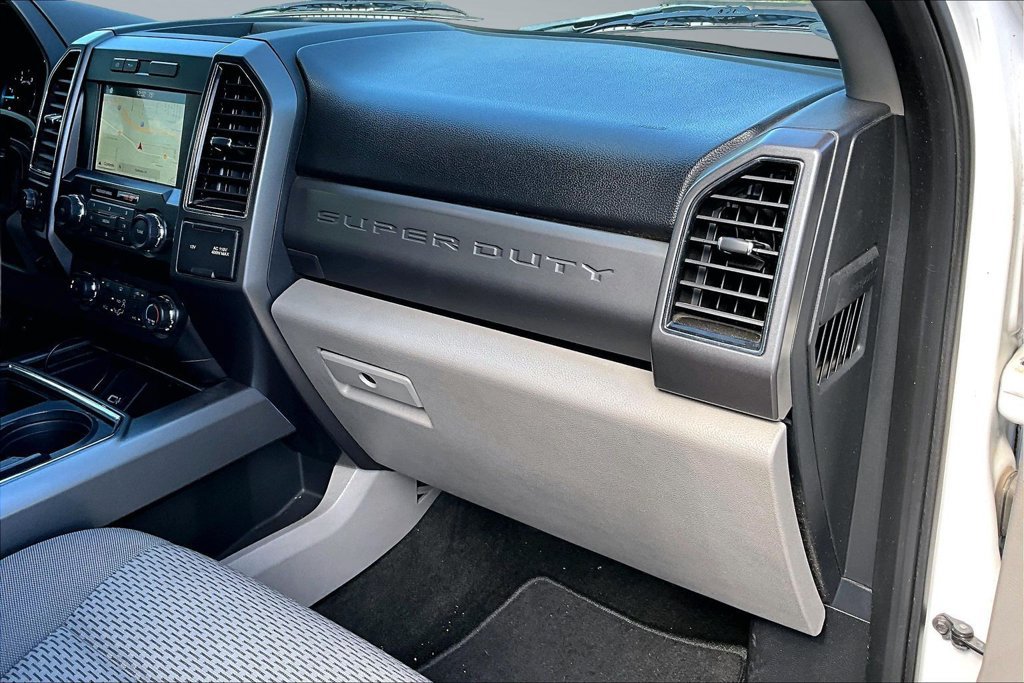 Used 2019 Ford F250 XLT w/ XLT Premium Package AWD/4WD image 17