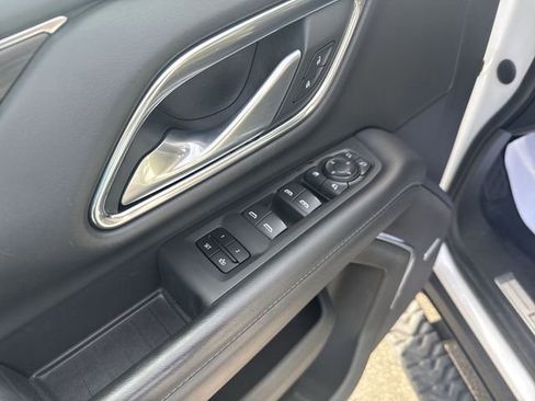 Used 2022 Chevrolet Tahoe Z71 w/ Luxury Package image 17