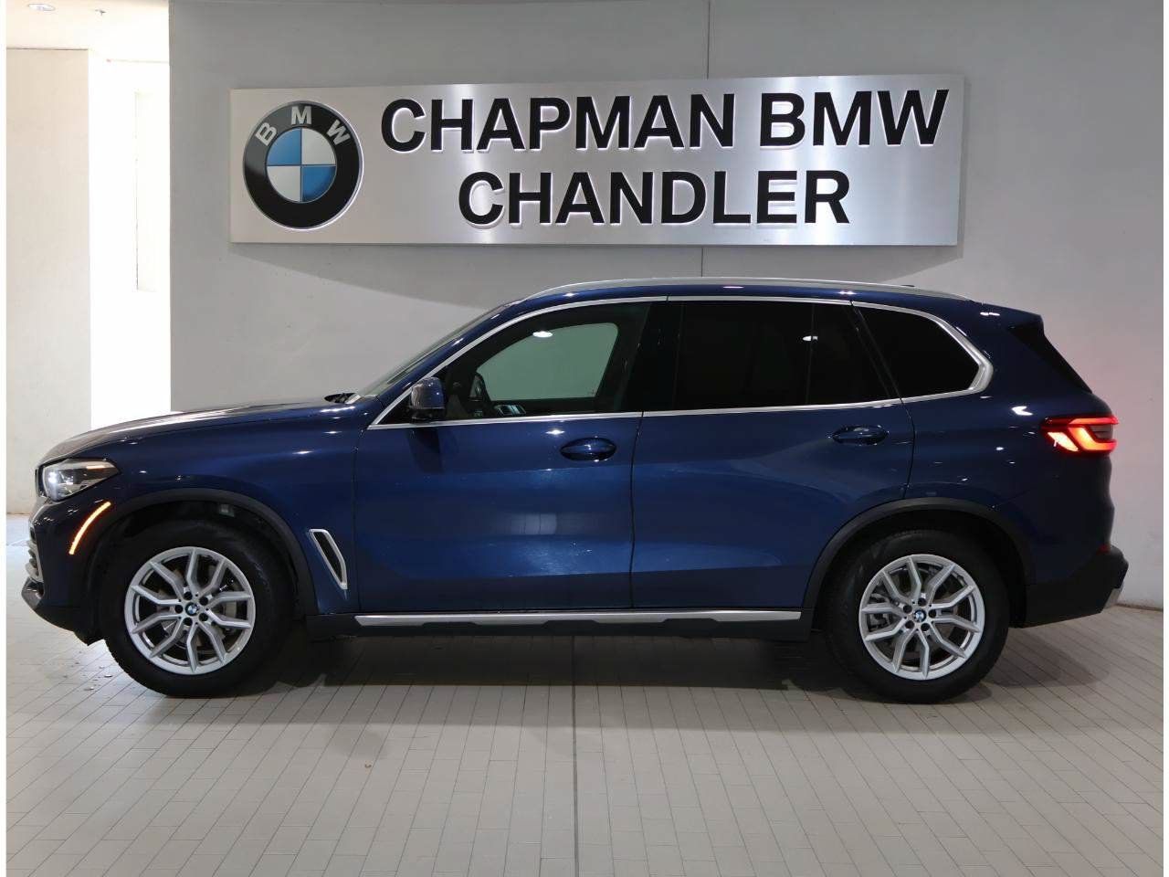Used 2019 BMW X5 xDrive40i w/ Convenience Package AWD/4WD image 3
