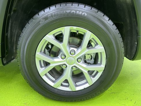 Used 2022 Jeep Grand Cherokee Limited image 15