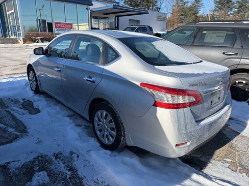 Used 2014 Nissan Sentra SV image 2