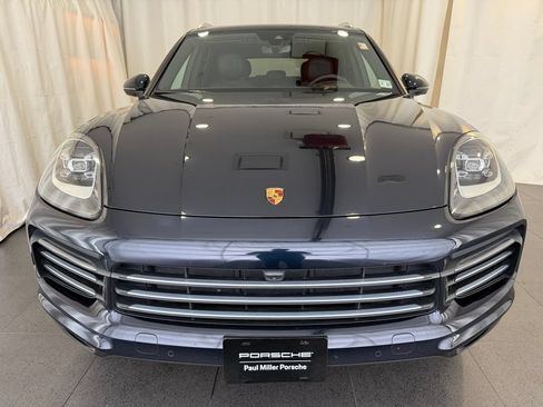 Certified 2022 Porsche Cayenne AWD/4WD image 6