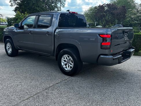 Used 2024 Nissan Frontier SV image 7