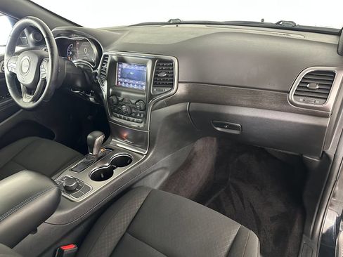 Used 2018 Jeep Grand Cherokee Laredo AWD/4WD image 32