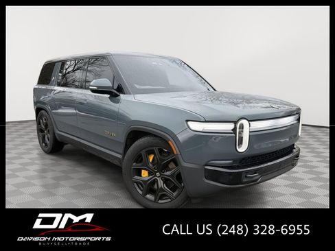 Used 2025 Rivian R1S Premium image 1