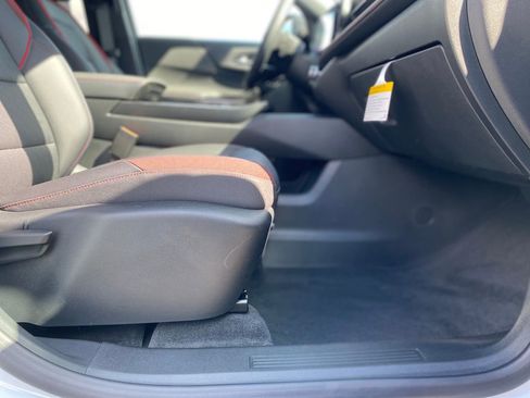 Used 2026 Chevrolet Equinox RS image 11