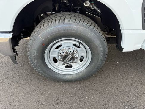 New 2026 Ford F250 XL w/ XL Chrome Package image 26