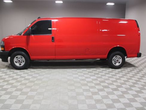 Used 2024 GMC Savana 3500 Extended image 7