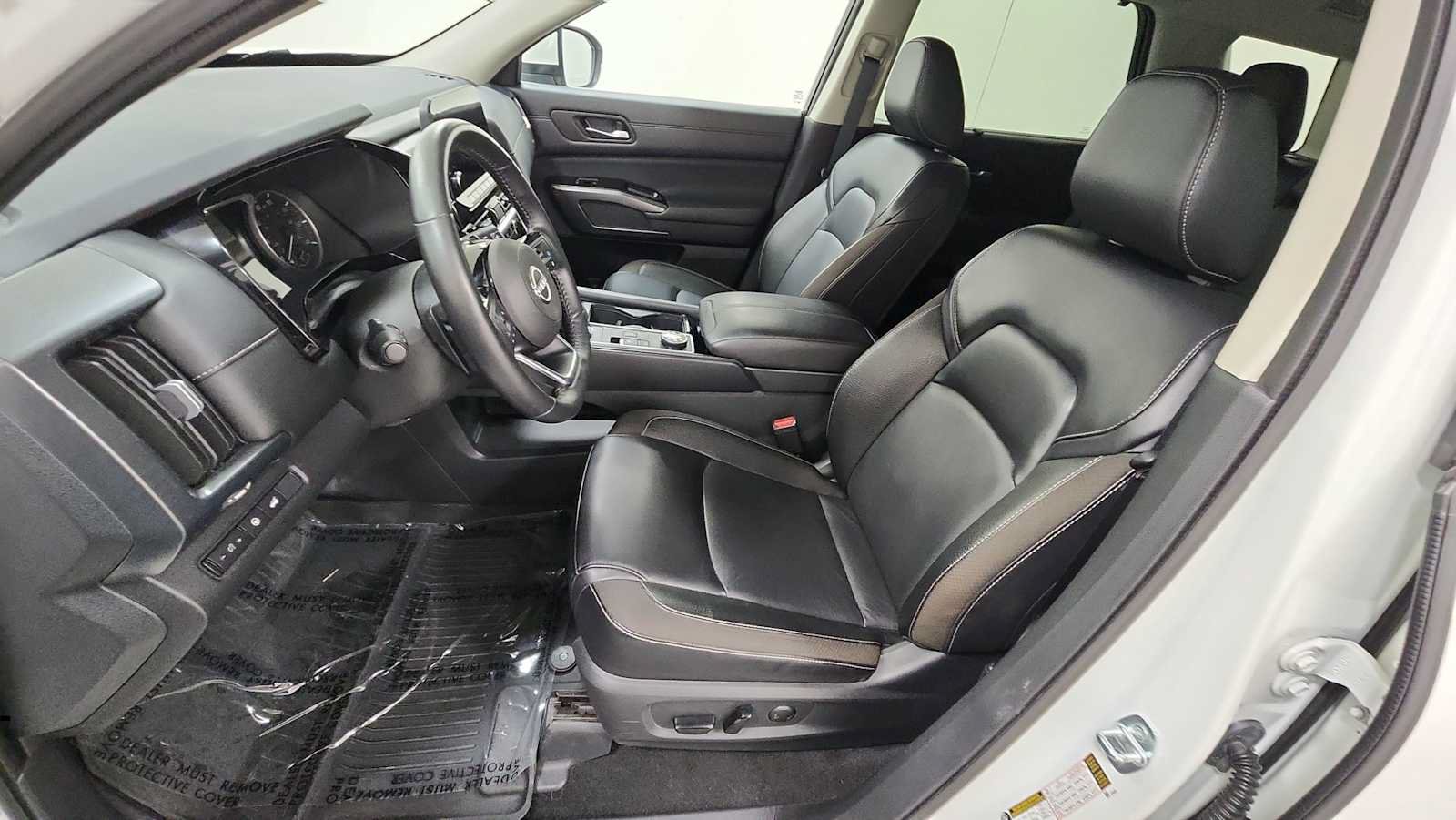 Used 2024 Nissan Pathfinder SL w/ Cargo Package AWD/4WD image 13