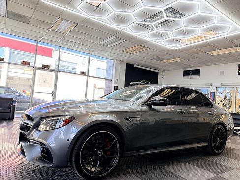 Used 2018 Mercedes-Benz E 63 AMG S image 1