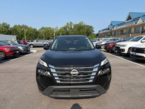 Used 2024 Nissan Rogue SV FWD image 4