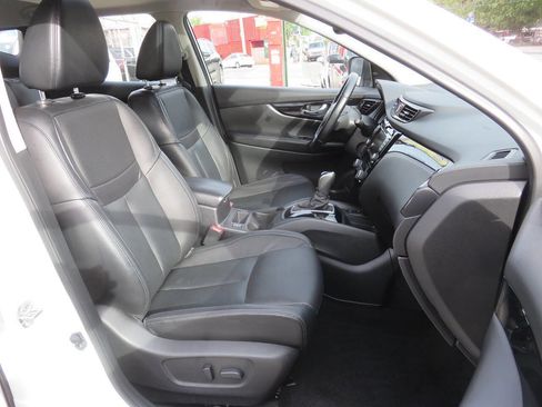 Used 2021 Nissan Rogue Sport SL w/ Premium Package AWD/4WD image 11