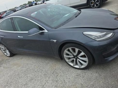 Used 2020 Tesla Model 3 Standard Range RWD image 9