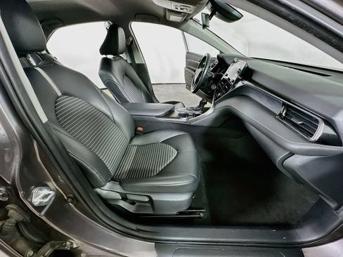 Used 2023 Toyota Camry SE FWD image 12